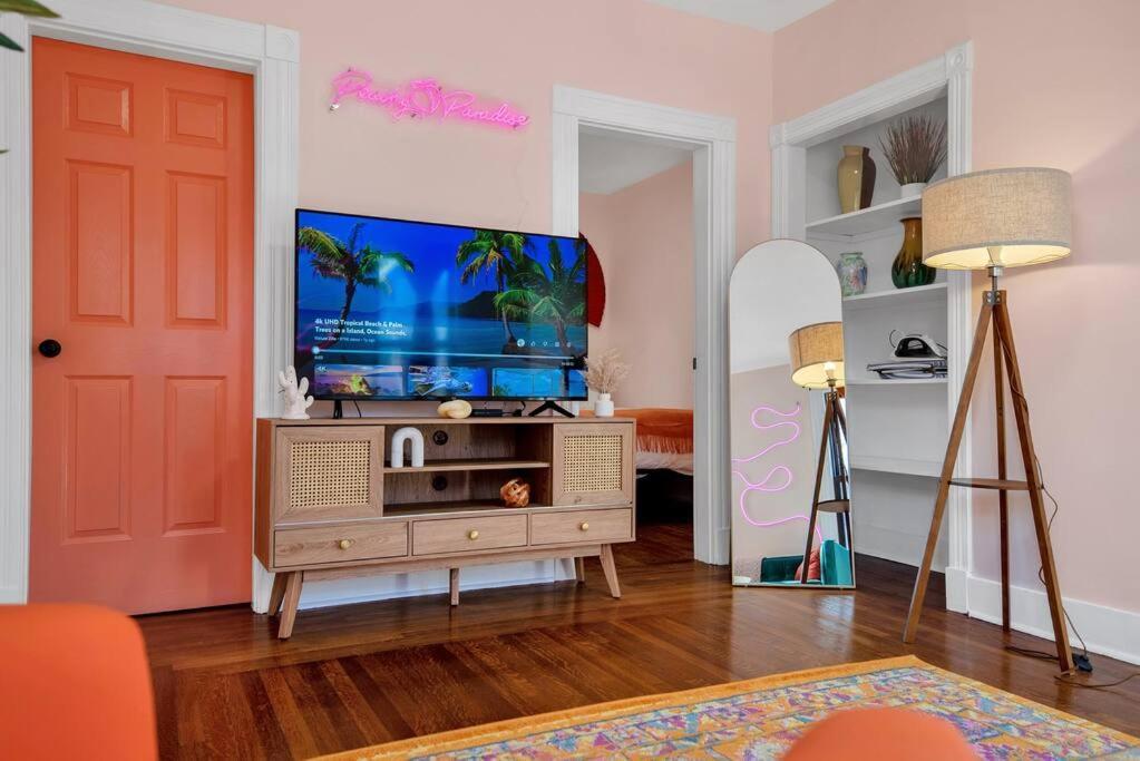 Peachy Paradise In East Rock Near Dt/Yale 뉴헤이번 외부 사진
