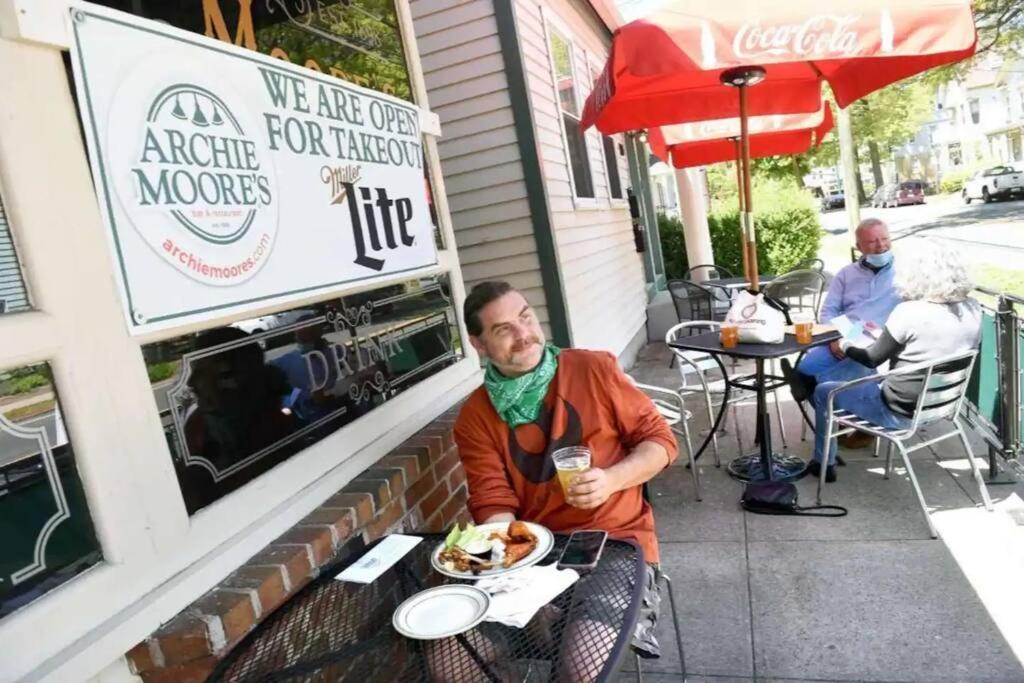 Peachy Paradise In East Rock Near Dt/Yale 뉴헤이번 외부 사진